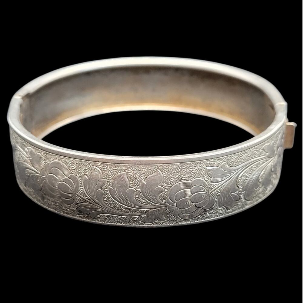 Classic Floral Textured Bangle Vintage Silver Tone Wrist Accent‎ Chic